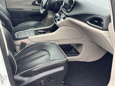 2023 Chrysler Pacifica Hybrid Limited