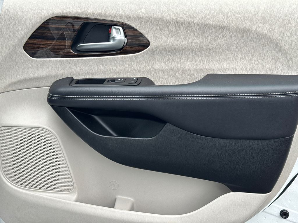 2023 Chrysler Pacifica Hybrid Limited