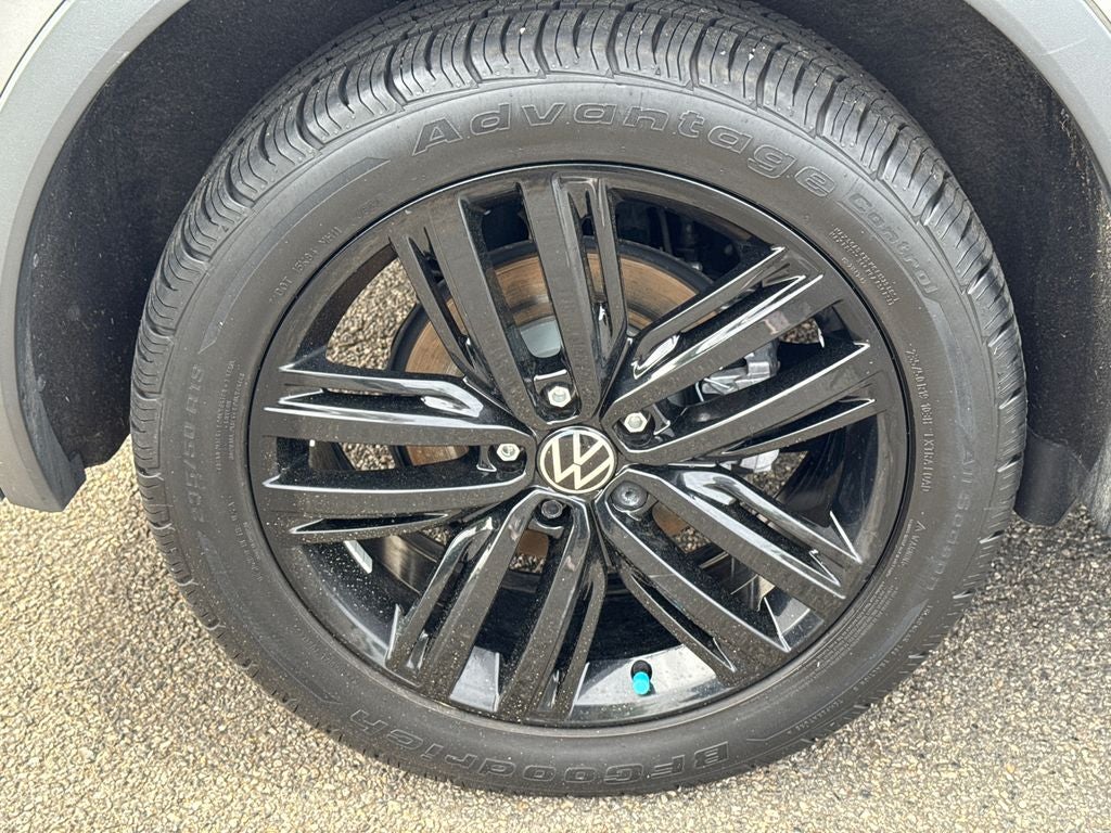 2022 Volkswagen Tiguan 2.0T SE R-Line Black