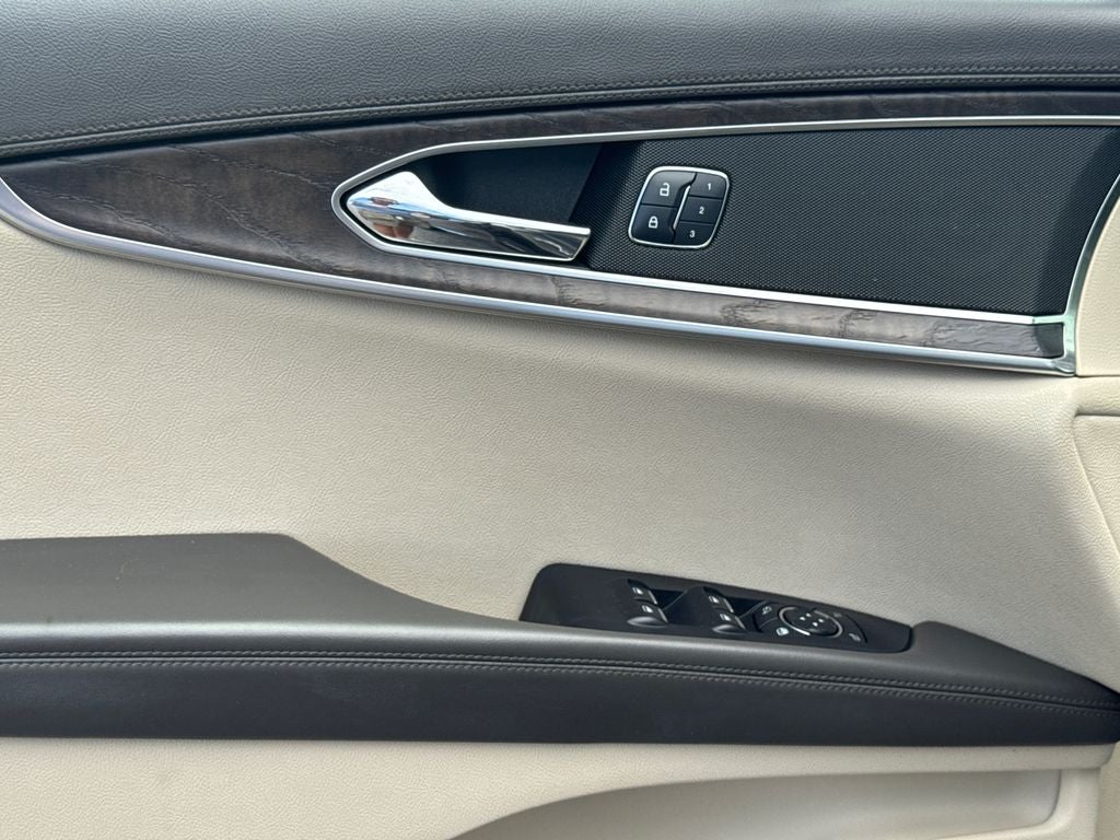 2015 Lincoln MKC Base