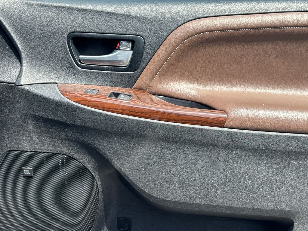 2019 Toyota Sienna Limited Premium 7 Passenger