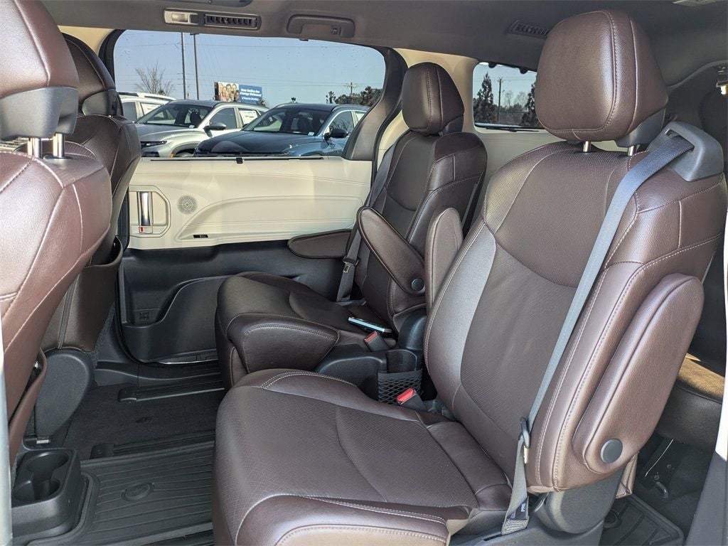 2022 Toyota Sienna Platinum 7 Passenger