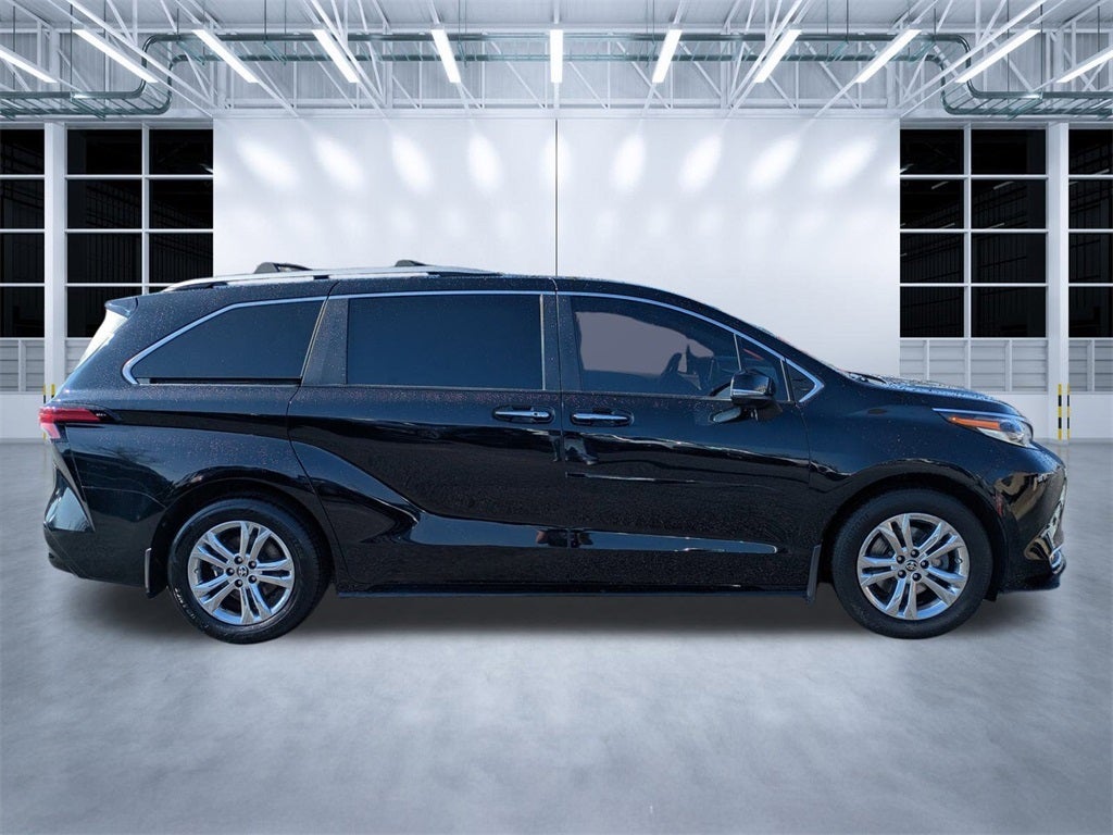 2022 Toyota Sienna Platinum 7 Passenger
