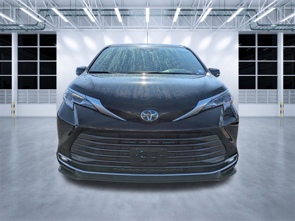 2022 Toyota Sienna Platinum 7 Passenger