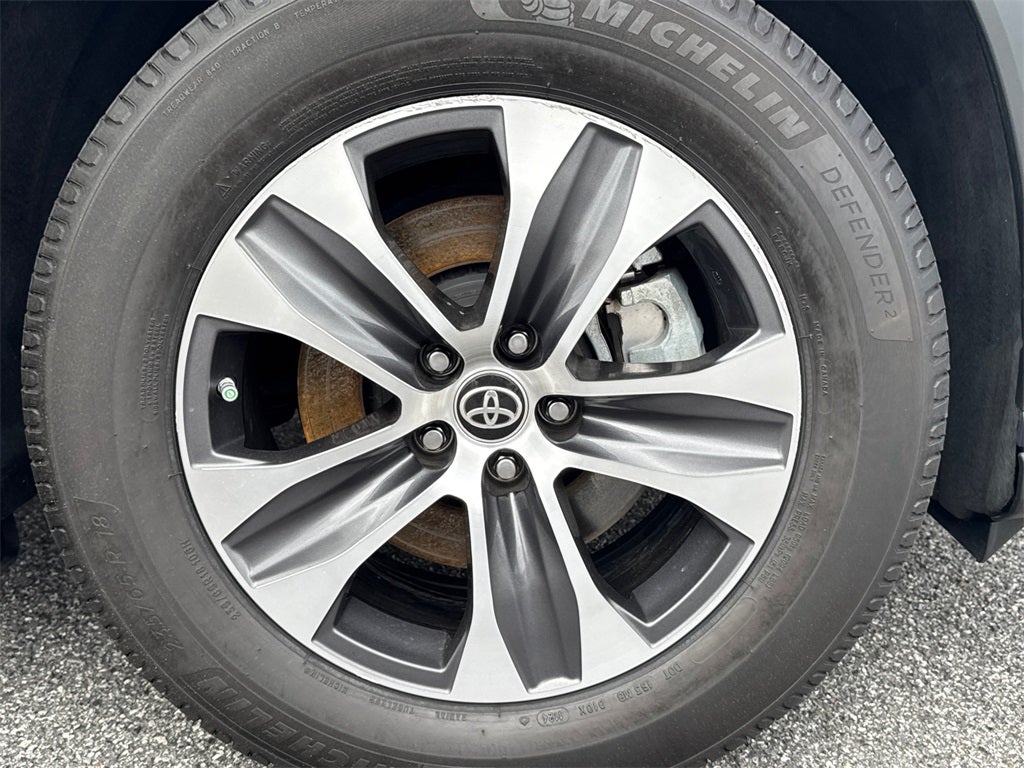 2022 Toyota Highlander Hybrid XLE