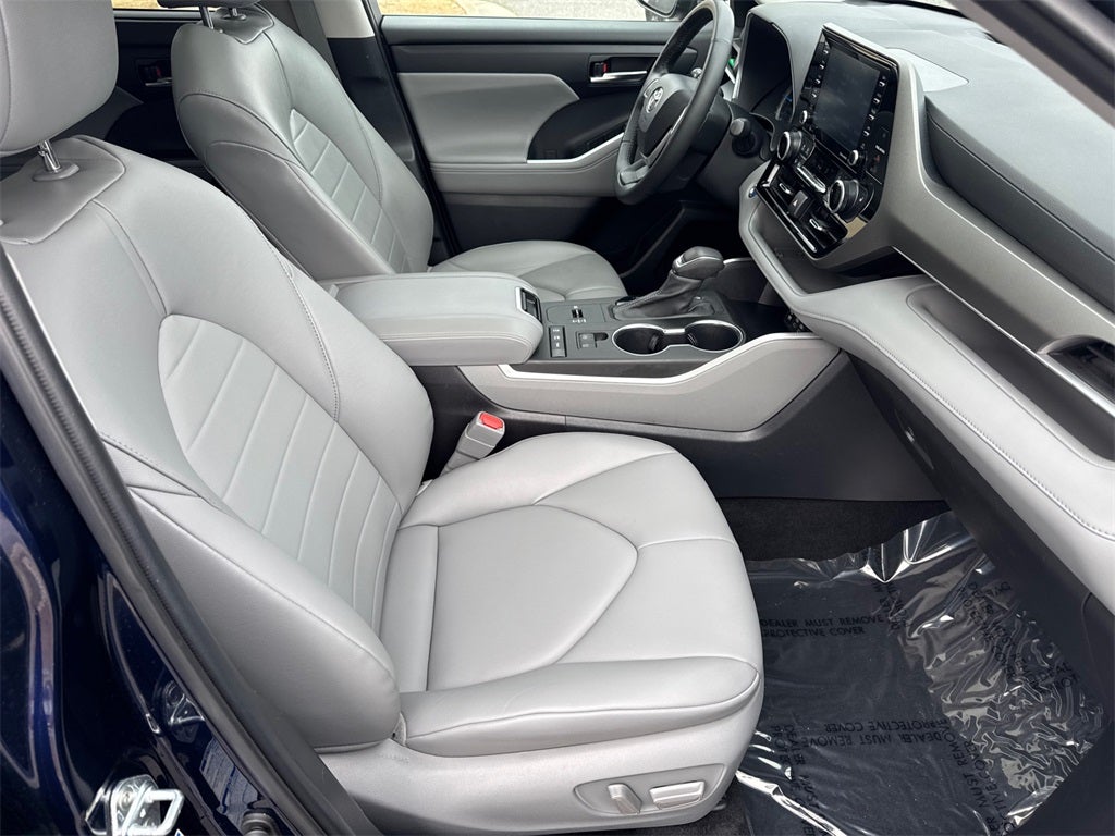 2022 Toyota Highlander Hybrid XLE