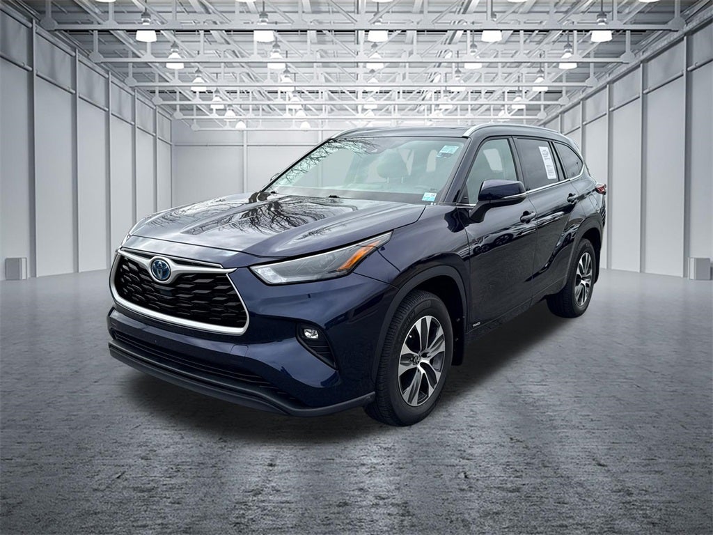 2022 Toyota Highlander Hybrid XLE