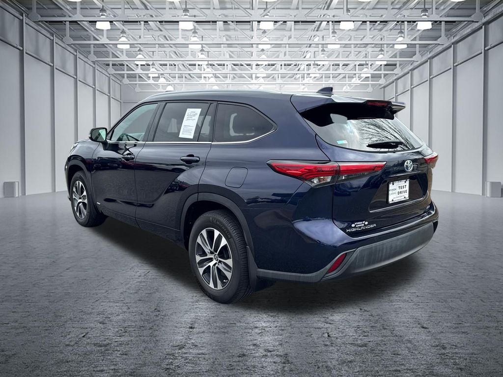 2022 Toyota Highlander Hybrid XLE