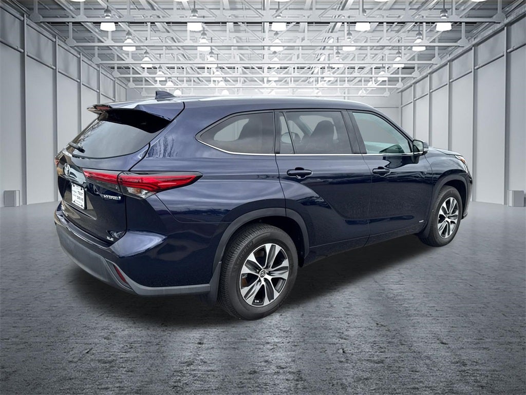 2022 Toyota Highlander Hybrid XLE