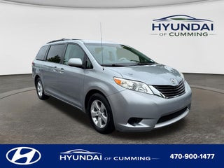 2014 Toyota Sienna LE 8 Passenger