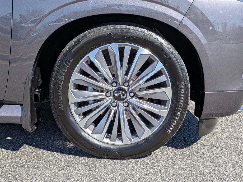 2025 INFINITI QX80 LUXE