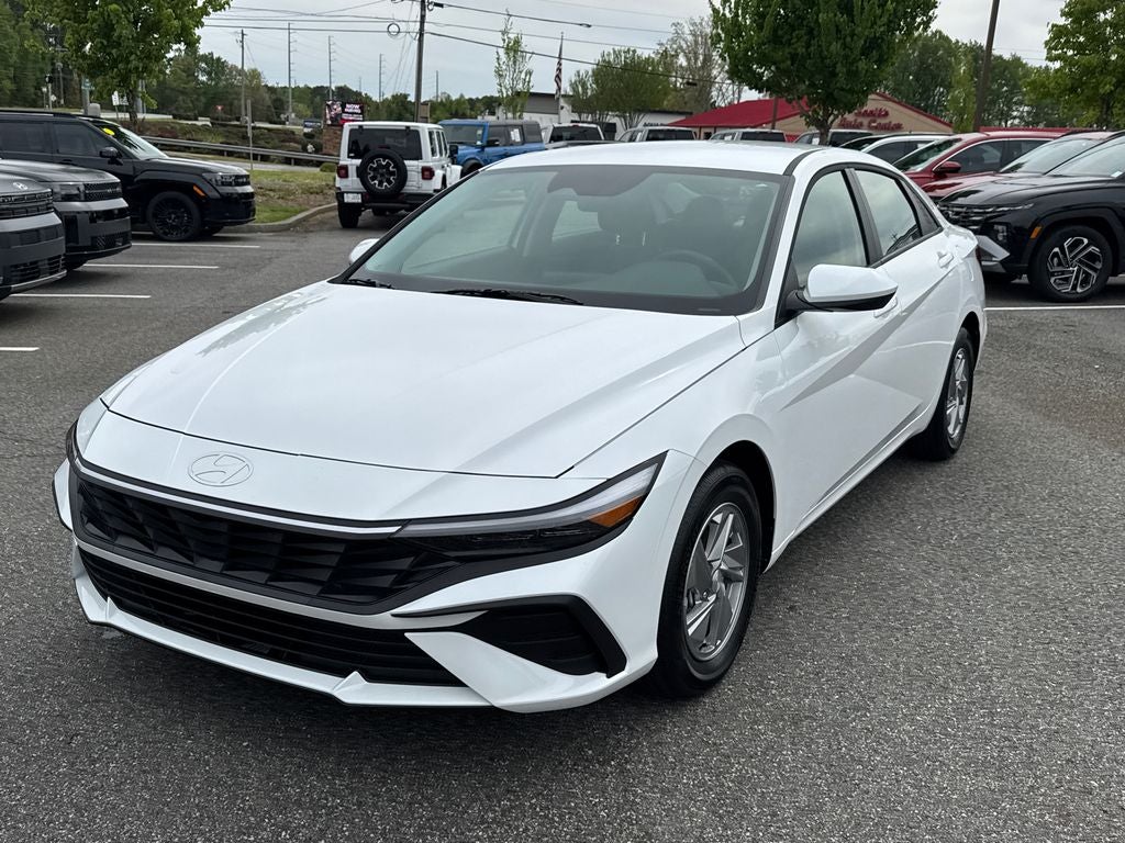 2026 Hyundai Elantra SE