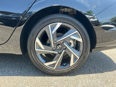 2025 Hyundai Elantra Hybrid Limited