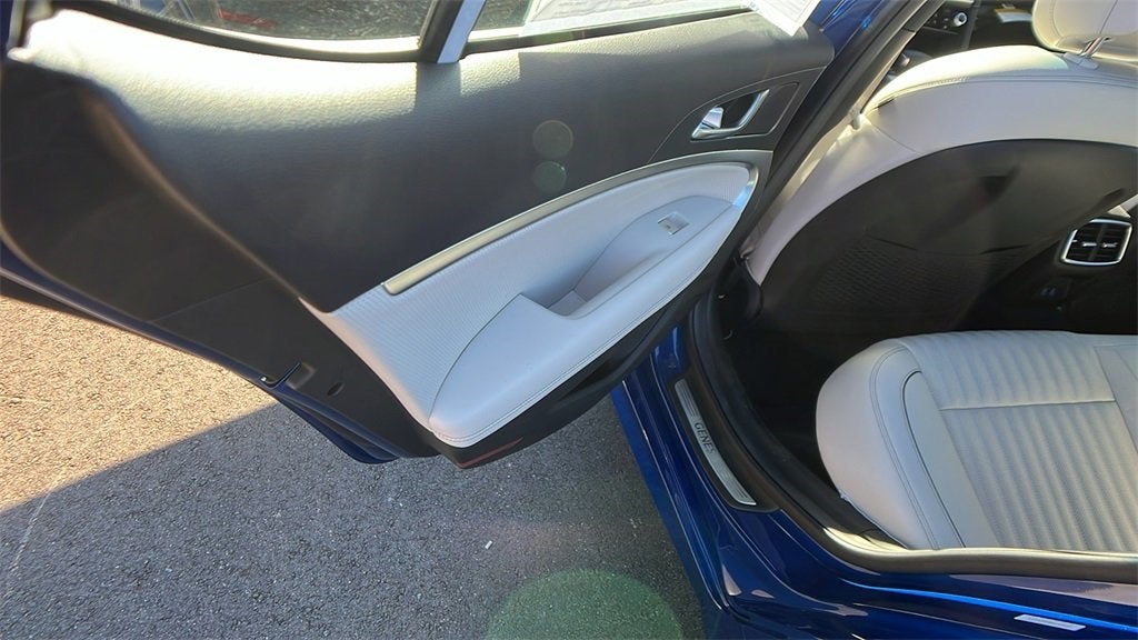 2025 Genesis G70 3.3T Sport Advanced