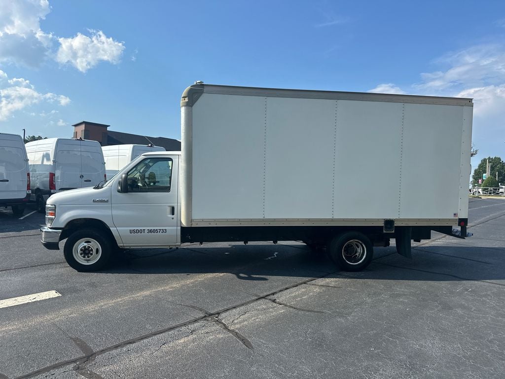 2019 Ford E-450SD Base