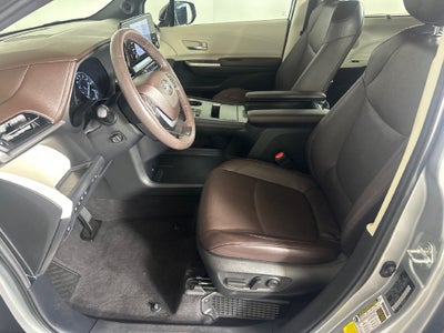 2024 Toyota Sienna Platinum 7 Passenger