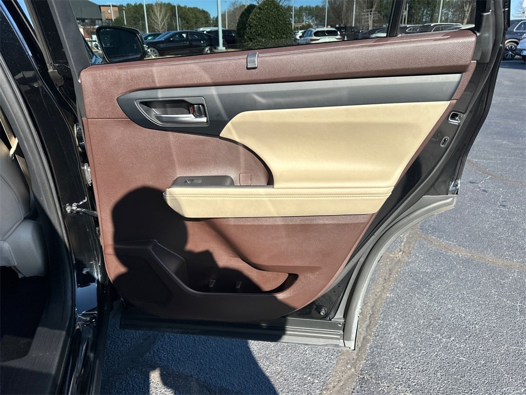 2021 Toyota Highlander Hybrid XLE