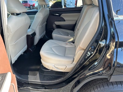 2021 Toyota Highlander Hybrid XLE