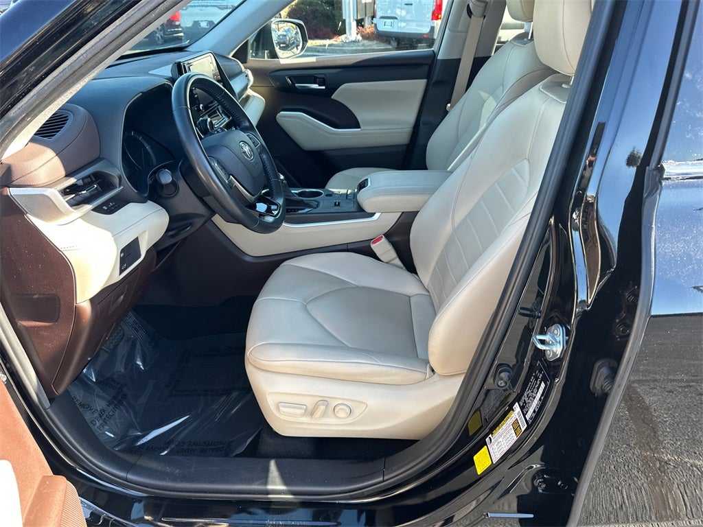 2021 Toyota Highlander Hybrid XLE