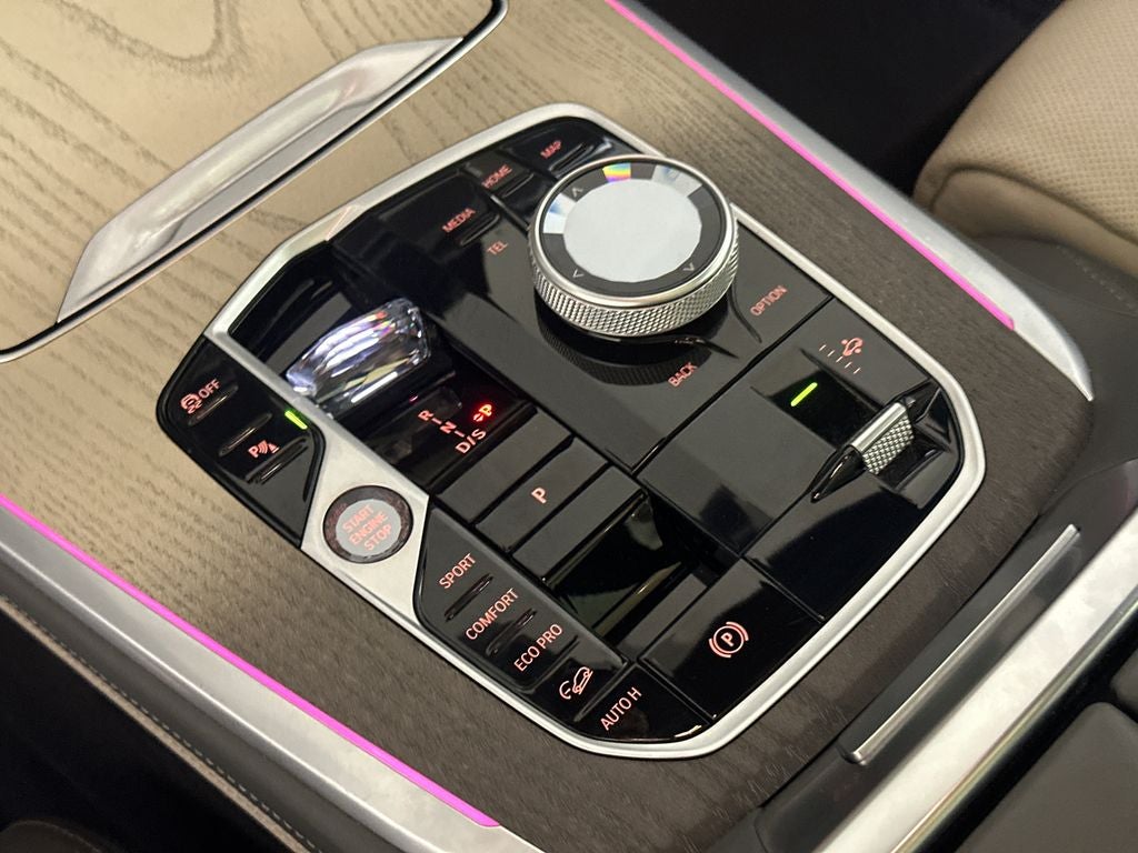2024 BMW X7 M60i