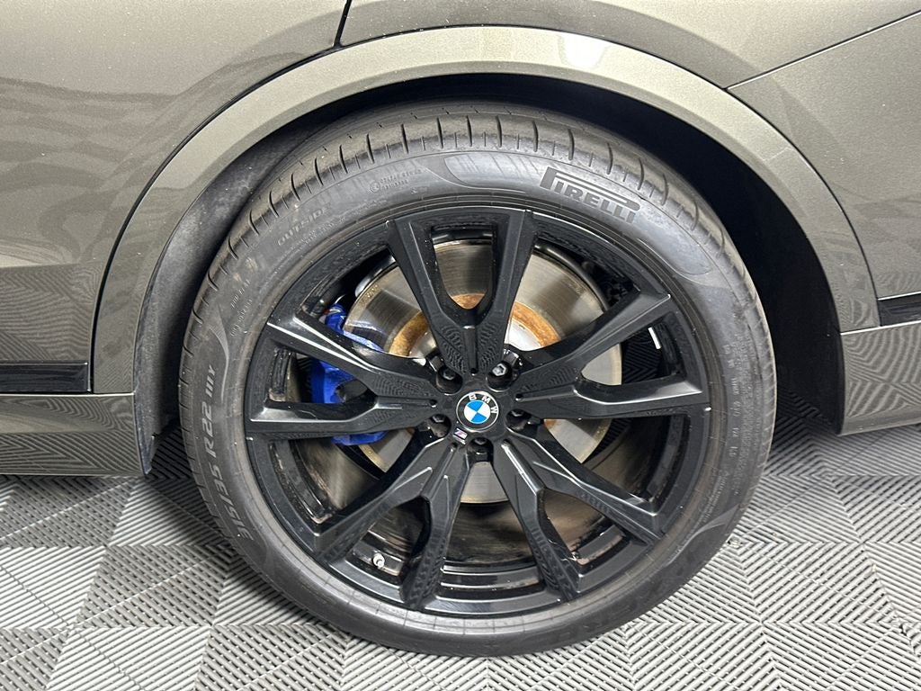 2025 BMW X7 M60i