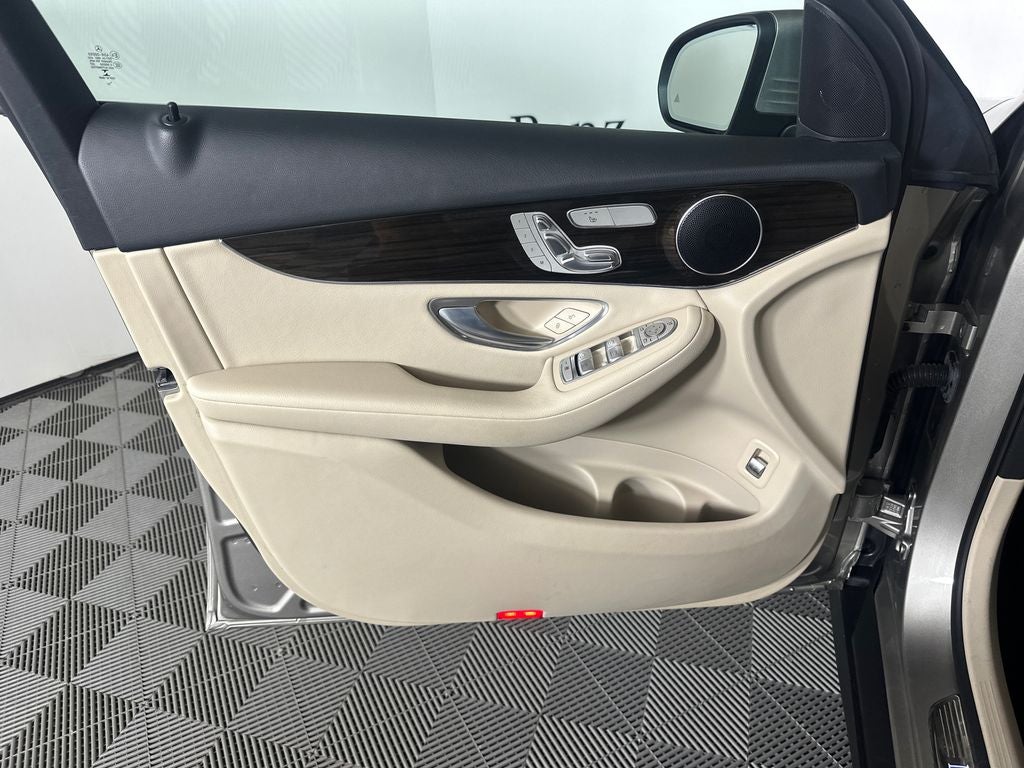 2022 Mercedes-Benz GLC GLC 300