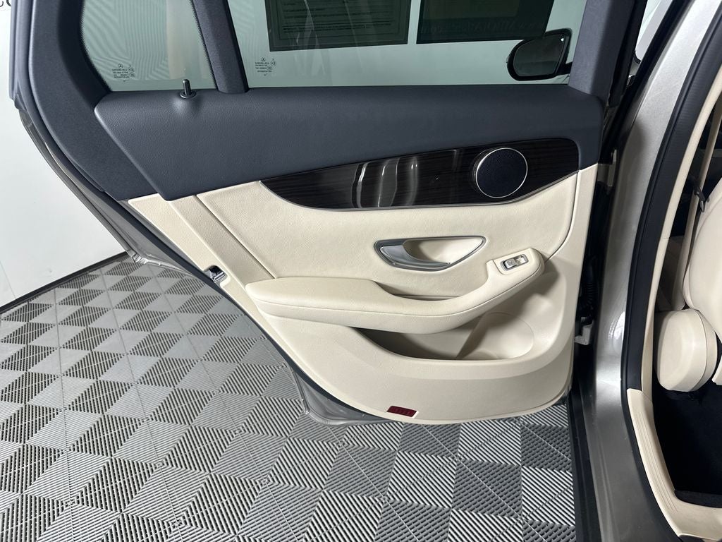 2022 Mercedes-Benz GLC GLC 300