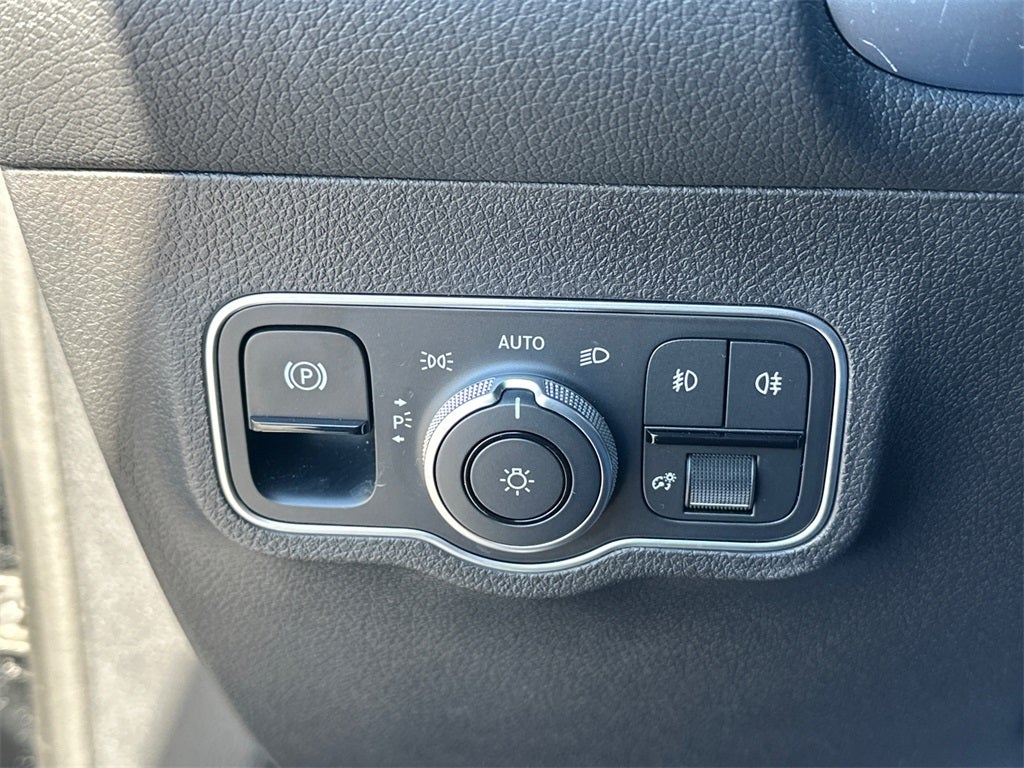 2025 Mercedes-Benz GLB GLB 250