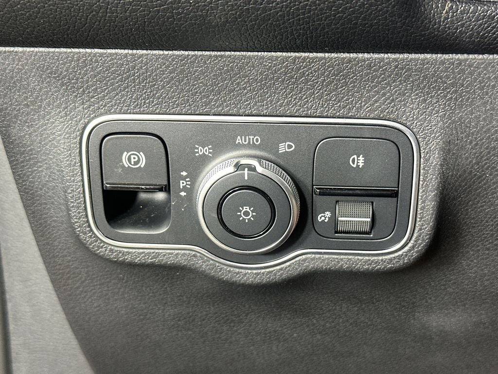 2023 Mercedes-Benz GLB GLB 250