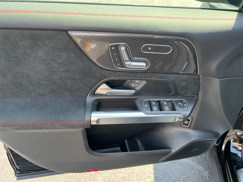 2025 Mercedes-Benz GLB GLB 250 4MATIC®