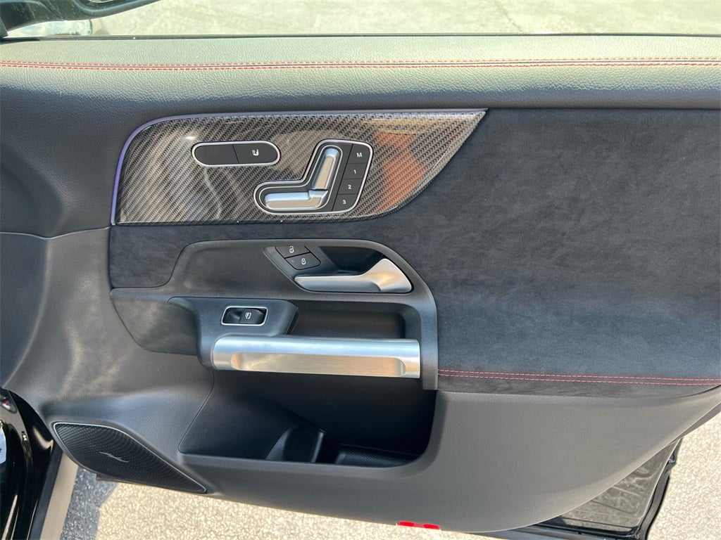 2025 Mercedes-Benz GLB GLB 250 4MATIC®