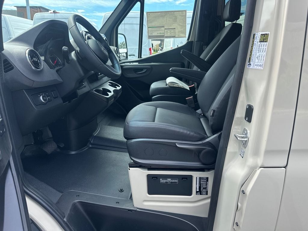 2026 Mercedes-Benz Sprinter 2500 Crew 144 WB