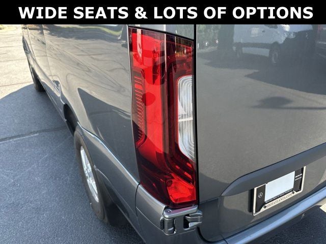 2023 Mercedes-Benz Sprinter 2500 LUXURY 11 SEAT PASSENGER 144 WB
