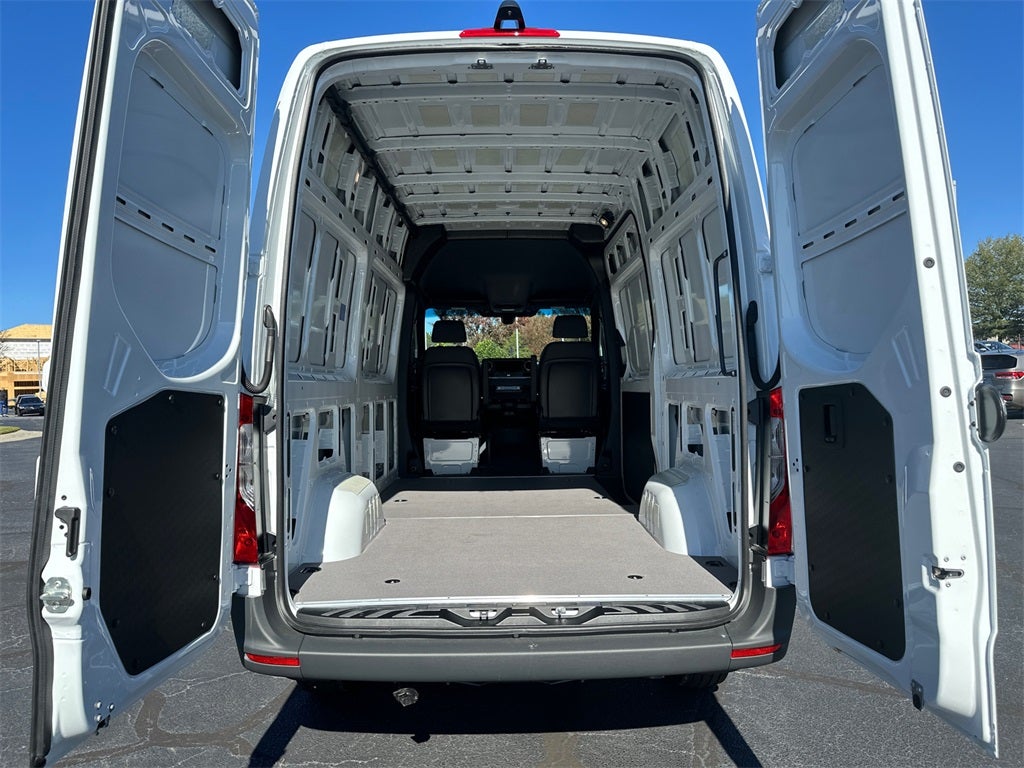 2025 Mercedes-Benz Sprinter 2500 Cargo 144 WB