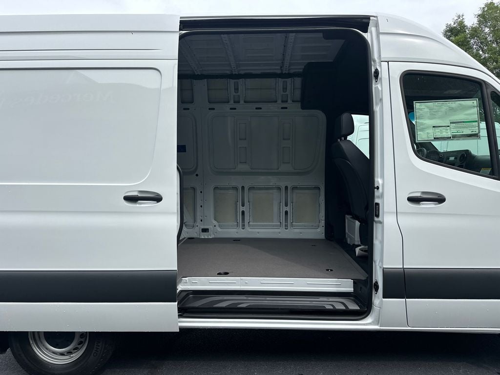 2025 Mercedes-Benz Sprinter 2500 Cargo 144 WB