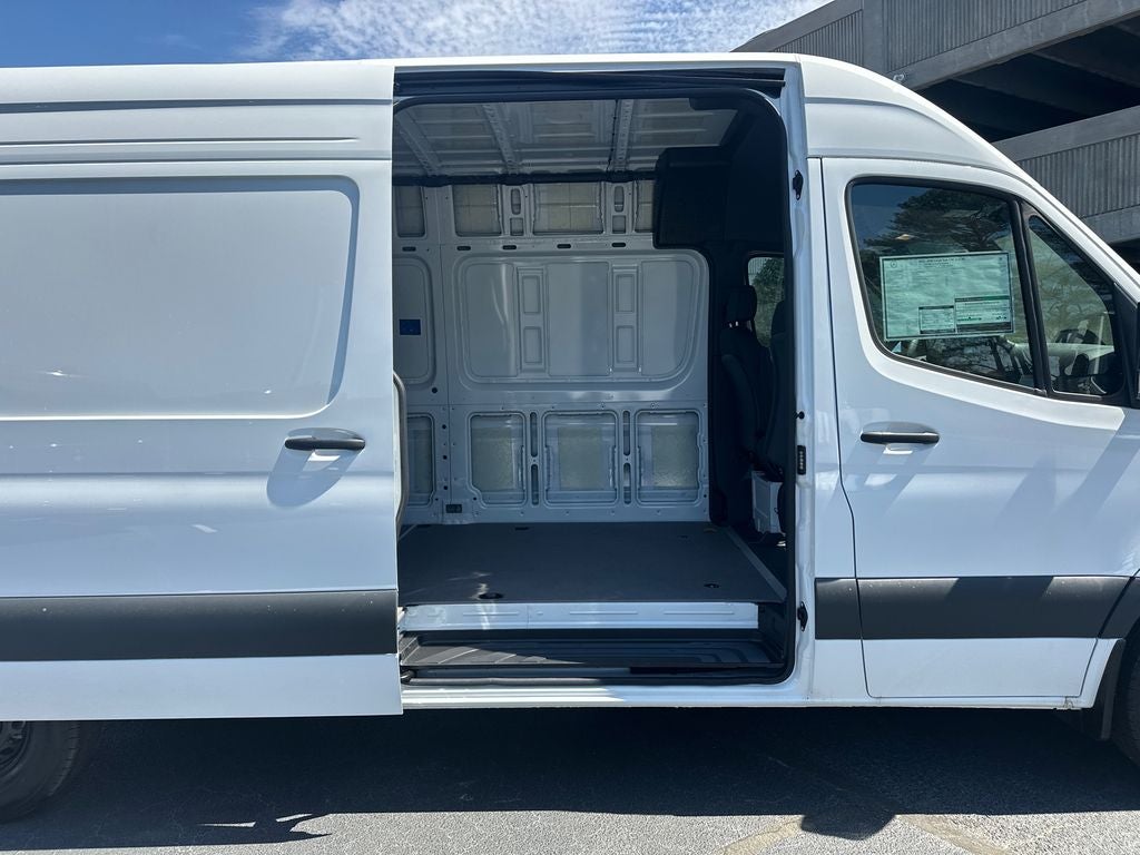 2025 Mercedes-Benz Sprinter 2500 Cargo 170 WB High Roof
