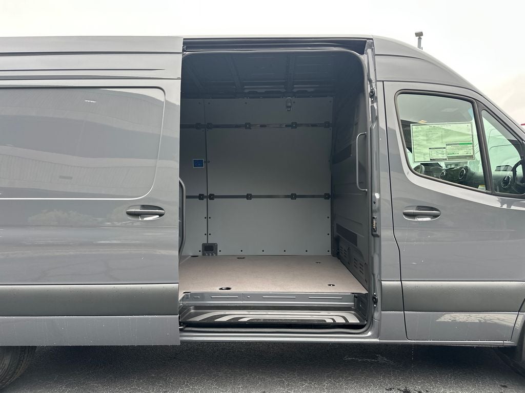 2026 Mercedes-Benz Sprinter 2500 Cargo 170 WB High Roof