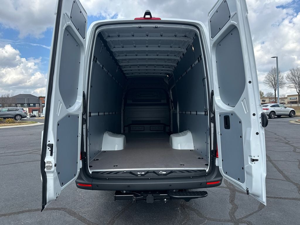 2026 Mercedes-Benz Sprinter 3500 Cargo 170 WB Extended