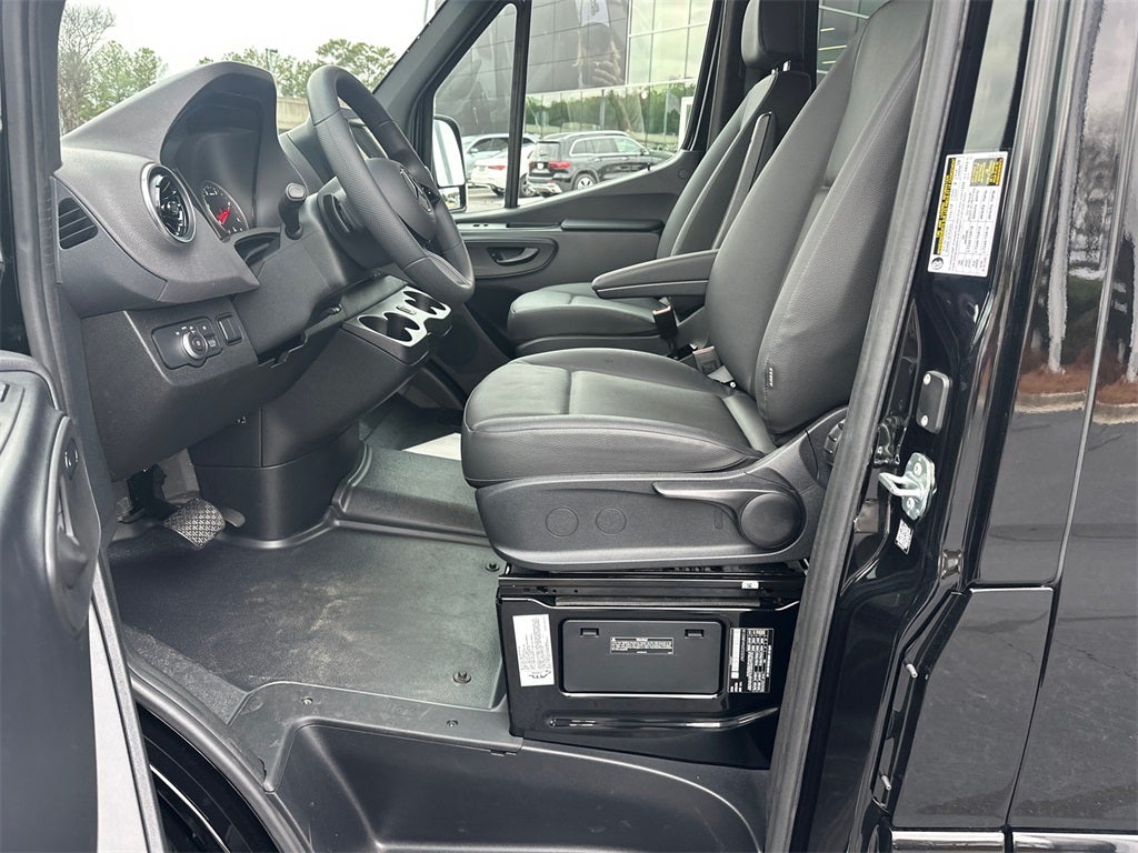2025 Mercedes-Benz Sprinter 2500 Passenger 144 WB