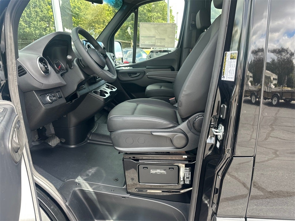 2025 Mercedes-Benz Sprinter 2500 Passenger 144 WB