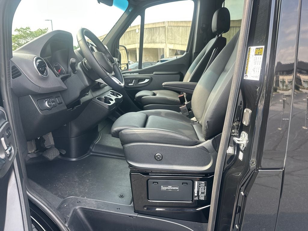 2025 Mercedes-Benz Sprinter 2500 Passenger 170 WB High Roof
