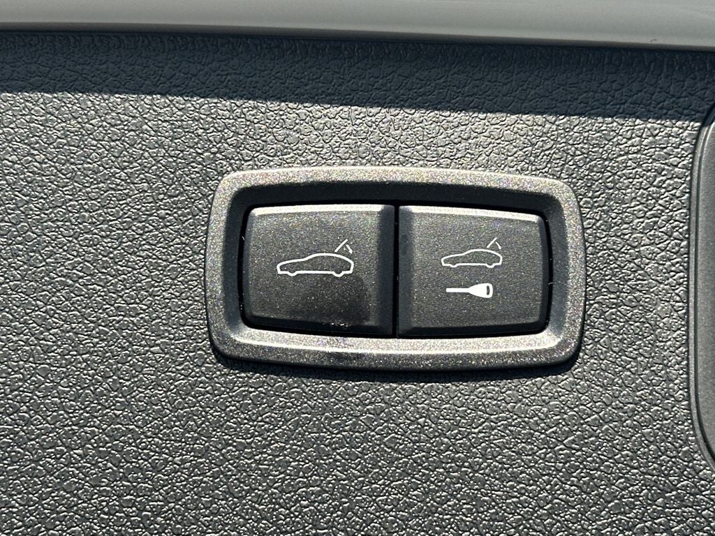 2022 Porsche Macan Base