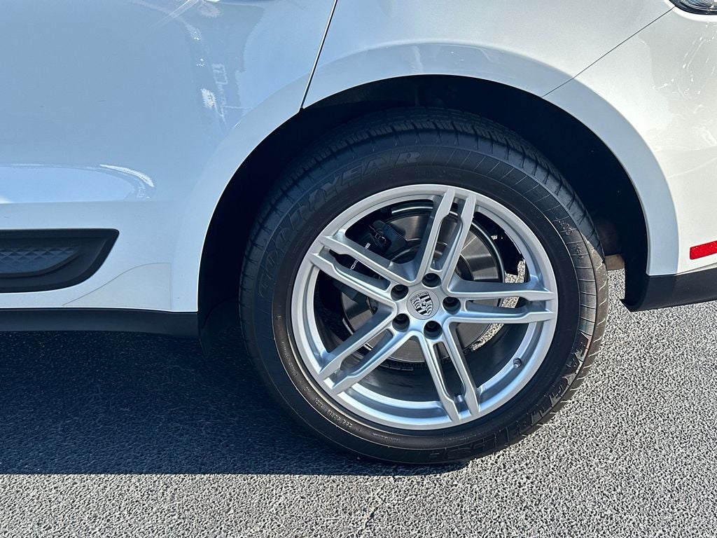 2022 Porsche Macan Base