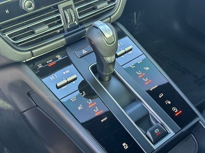 2022 Porsche Macan Base