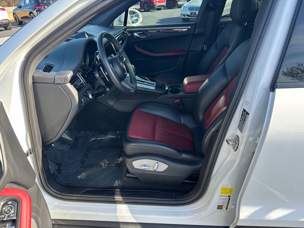 2022 Porsche Macan Base