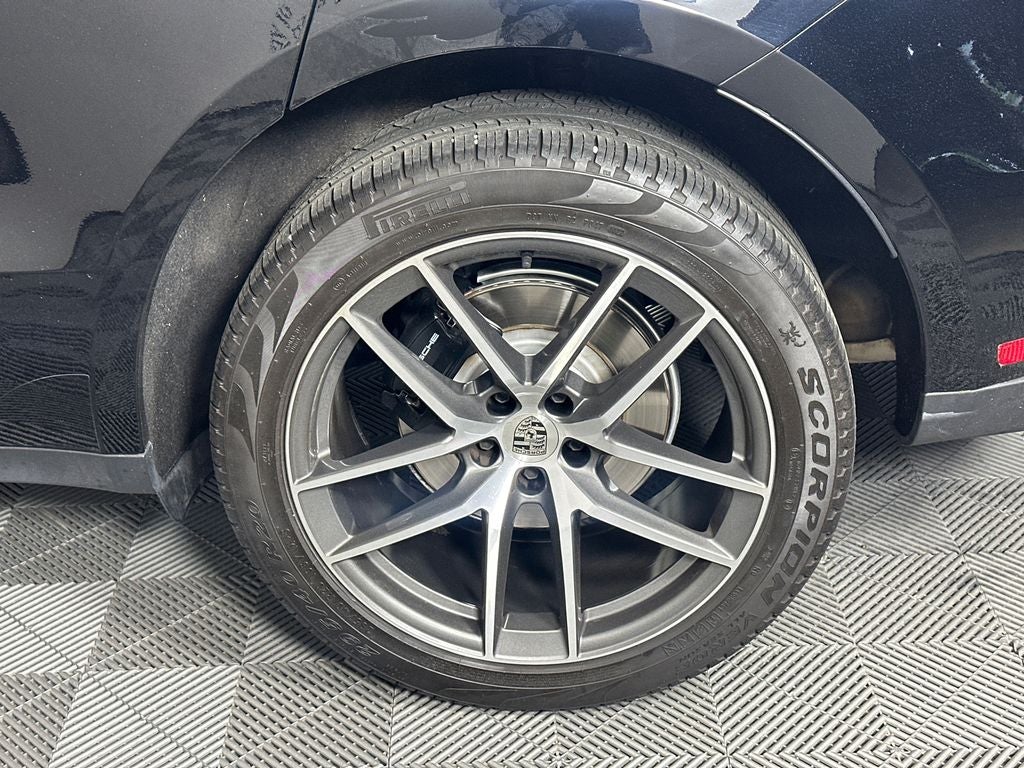 2023 Porsche Macan T