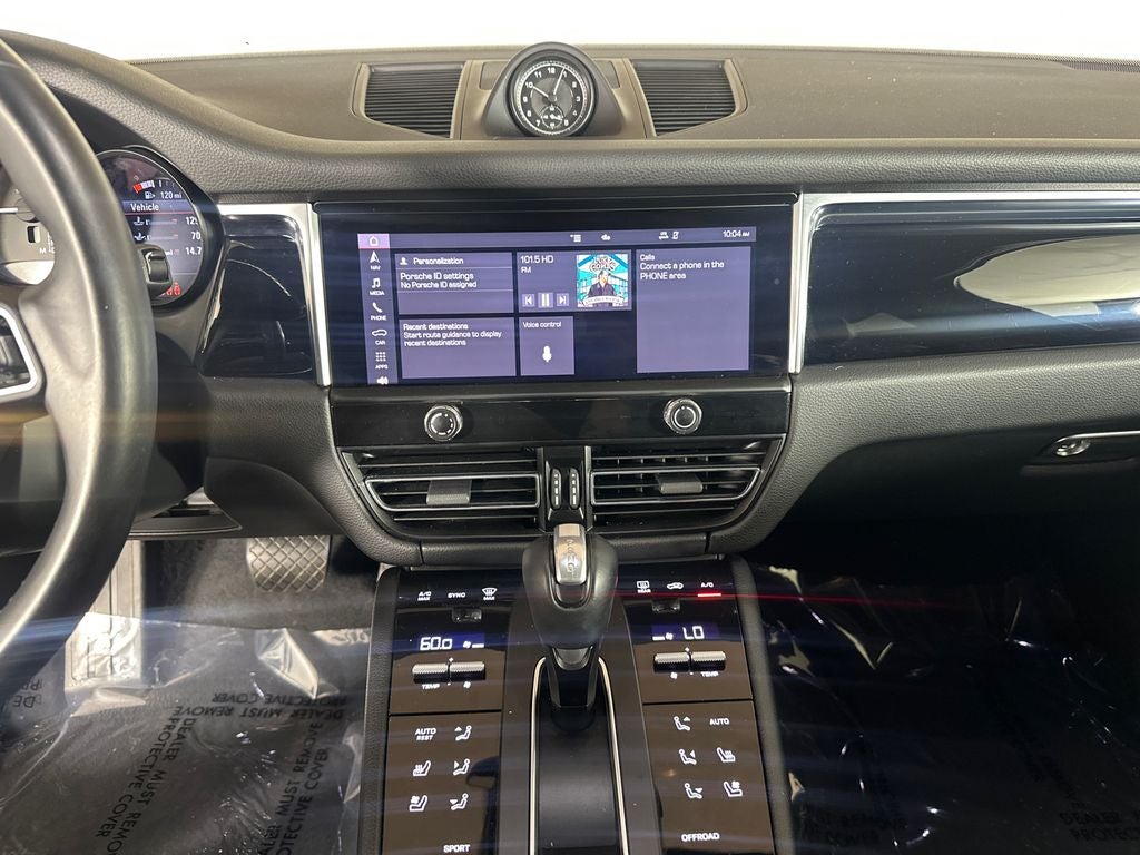 2023 Porsche Macan T