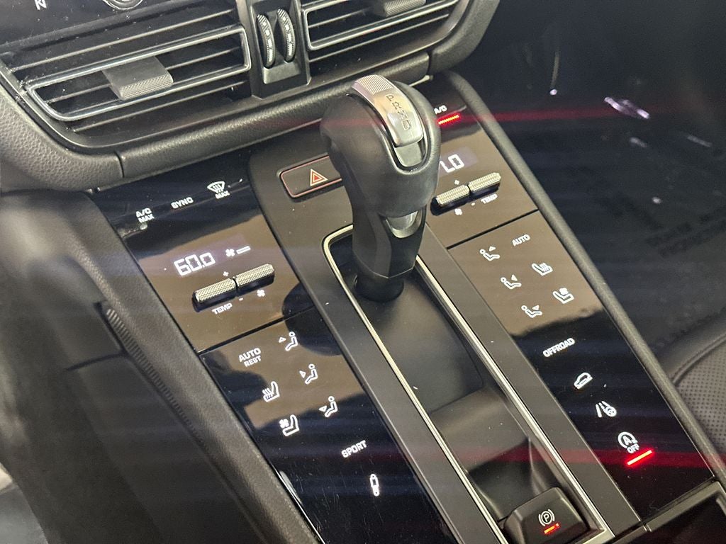 2023 Porsche Macan T