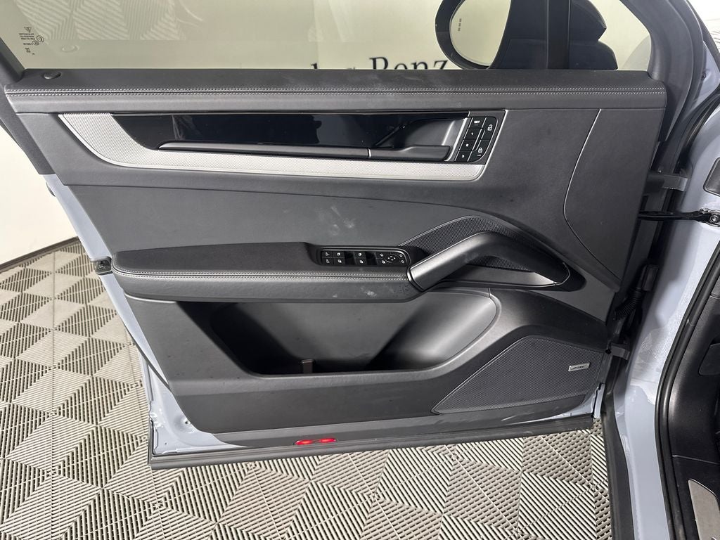 2025 Porsche Cayenne Coupe Base
