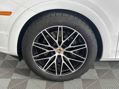2025 Porsche Cayenne Coupe Base